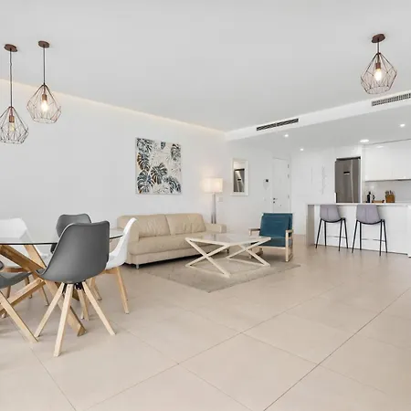 Vivi Homes - Boa Pool, Terrace & Sea View *