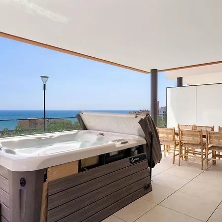 Vivi Homes - Boa Pool, Terrace & Sea View Apartman