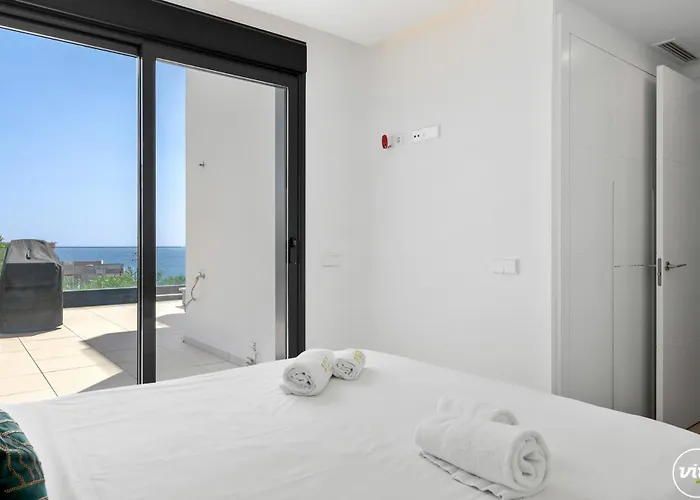 Apartment Vivi Homes - Boa Pool, Terrace & Sea View