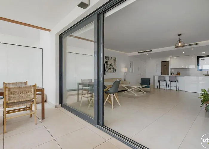 Vivi Homes - Boa Pool, Terrace & Sea View *