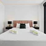 Апартаменты Vivi Homes - Boa Pool, Terrace & Sea View *