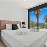 Апартаменты Vivi Homes - Boa Pool, Terrace & Sea View Фуэнхирола