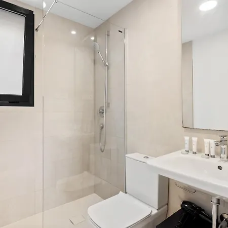 Vivi Homes - Boa Pool, Terrace & Sea View Apartmán