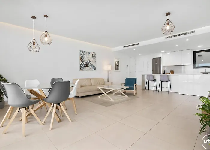 Vivi Homes - Boa Pool, Terrace & Sea View *